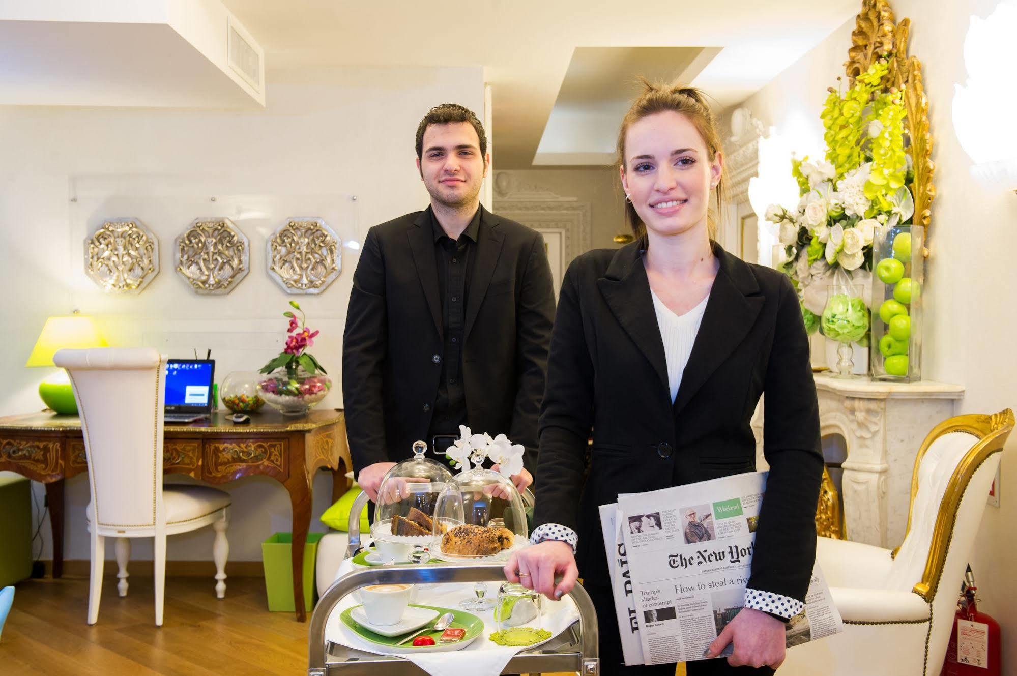 ローマ ドムス スパーニャ カポ レ カーセ Bed & Breakfast エクステリア 写真