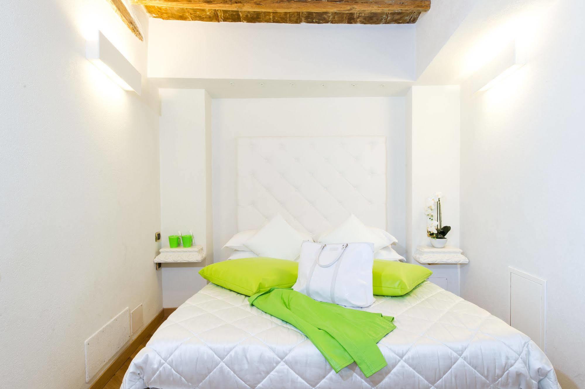 ローマ ドムス スパーニャ カポ レ カーセ Bed & Breakfast エクステリア 写真